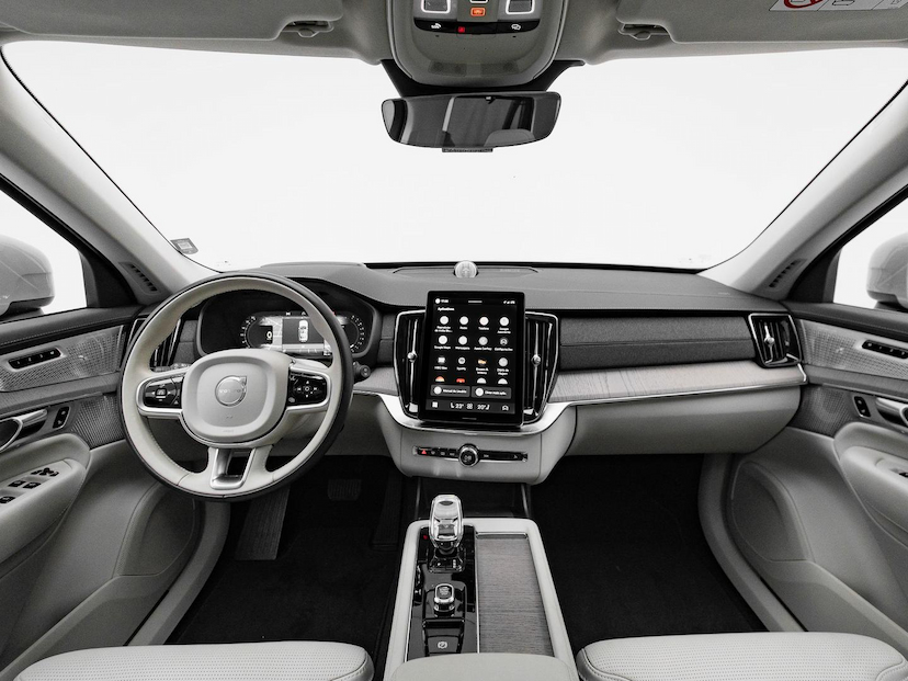 Foto do veículo VOLVO XC90 XC 90 T-8 ULTRA 2.0 AWD (HIBRIDO) 2026 14.453 KM 589.000,00