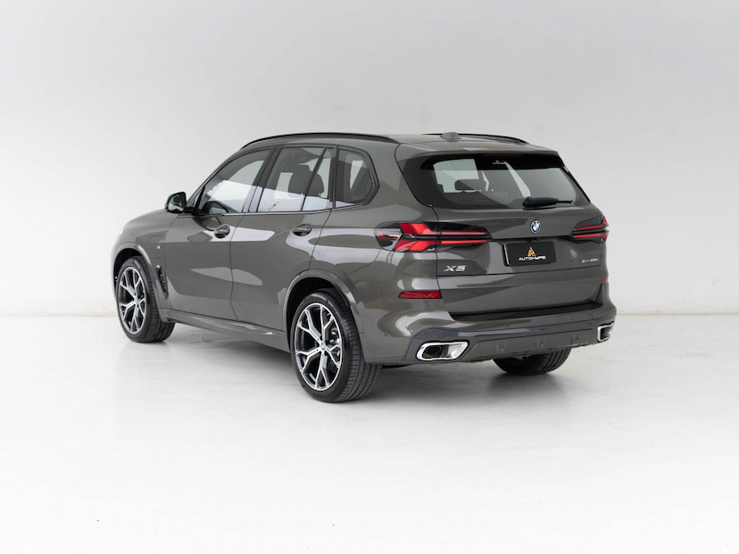 Foto do veículo BMW X5 50E M SPORT 2025 6.502 KM 629.000,00