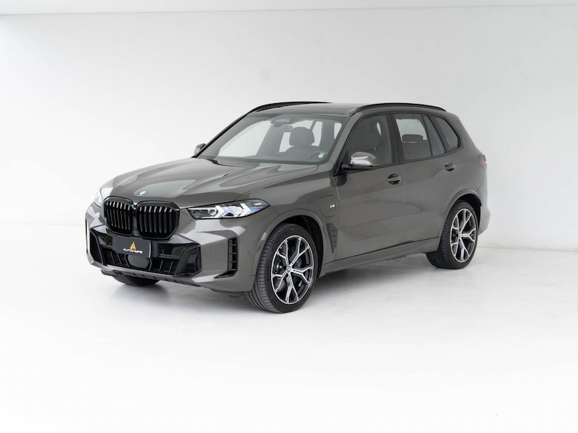 Foto do veículo BMW X5 50E M SPORT 2025 6.502 KM 629.000,00