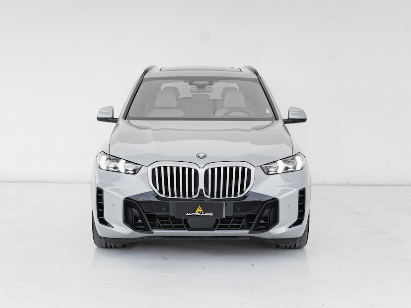 Foto do veículo BMW X5 50E M SPORT 2025 13.336 KM 616.000,00