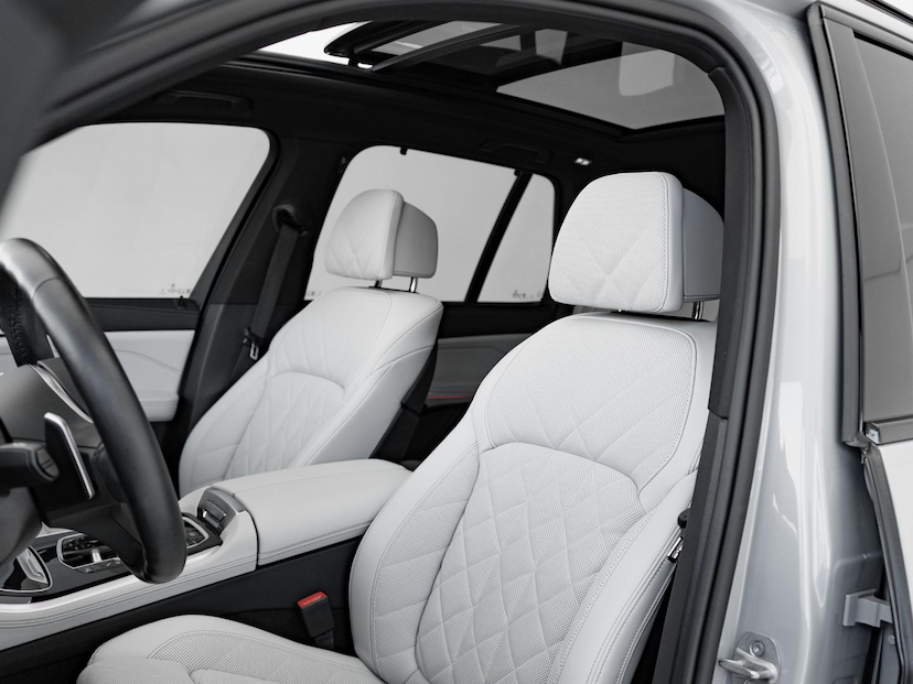 Foto do veículo BMW X5 50E M SPORT 2025 13.336 KM 616.000,00