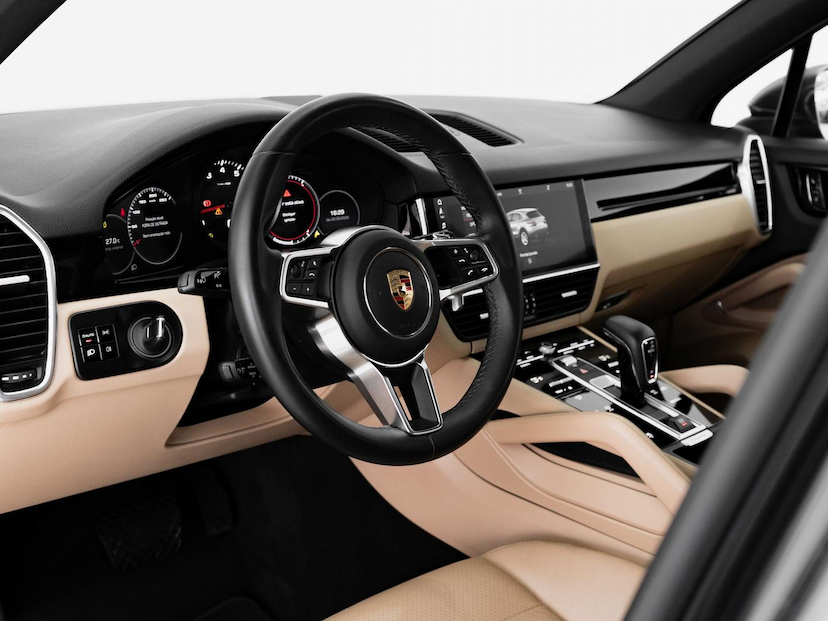 Foto do veículo PORSCHE CAYENNE  V6 2019 51.123 KM 308.900,00