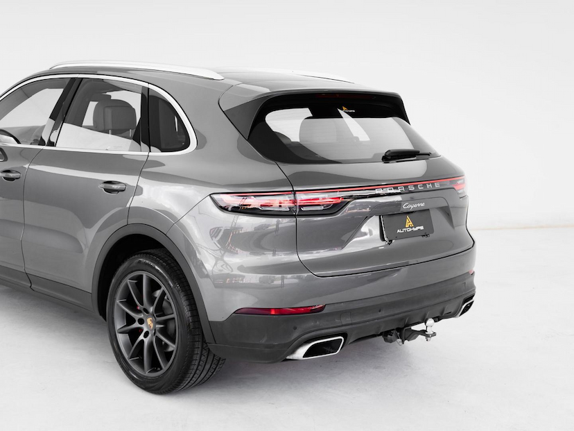 Foto do veículo PORSCHE CAYENNE  V6 2019 51.123 KM 308.900,00