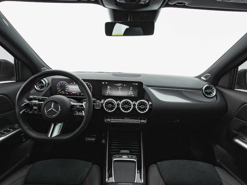 Foto do veículo MERCEDES-BENZ GLA 200 GLA200 AMG LINE 2025 14.631 KM 279.000,00