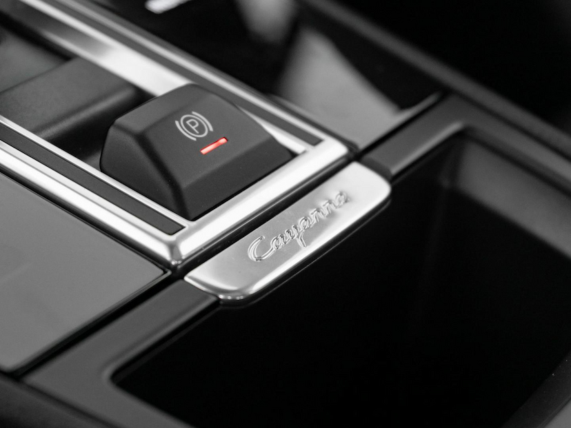 Foto do veículo PORSCHE CAYENNE  PHEV 2021 21.947 KM 459.000,00