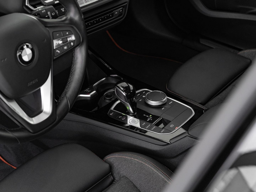 Foto do veículo BMW 118I  SPORT 1.5 TB 12V 2023 28.976 KM 179.000,00