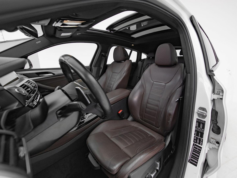 Foto do veículo BMW X4  XDRIVE30I 2019 33.919 KM 234.900,00
