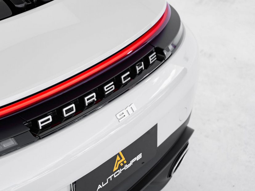 Foto do veículo PORSCHE 911 3.0 24V H6 GASOLINA CARRERA 4 PDK 2025 921 KM R$ 909.000,00