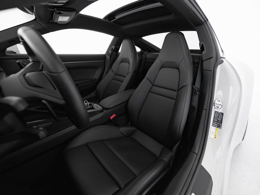 Foto do veículo PORSCHE 911 3.0 24V H6 GASOLINA CARRERA 4 PDK 2025 921 KM R$ 909.000,00