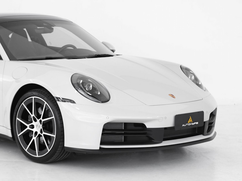 Foto do veículo PORSCHE 911 3.0 24V H6 GASOLINA CARRERA 4 PDK 2025 921 KM R$ 909.000,00