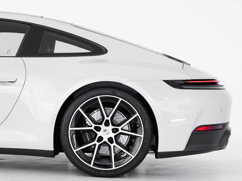 Foto do veículo PORSCHE 911 3.0 24V H6 GASOLINA CARRERA 4 PDK 2025 921 KM R$ 909.000,00