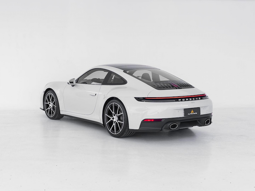 Foto do veículo PORSCHE 911 3.0 24V H6 GASOLINA CARRERA 4 PDK 2025 921 KM R$ 909.000,00