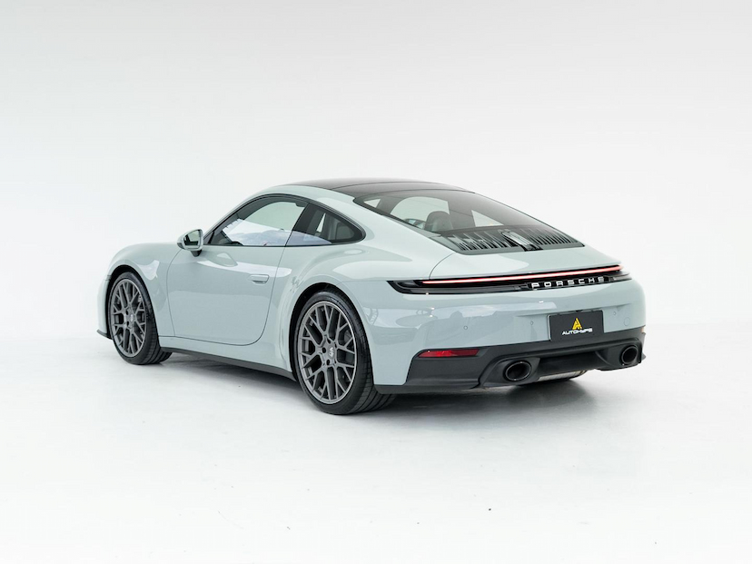 Foto do veículo PORSCHE 911 3.0 24V H6 GASOLINA CARRERA 4 PDK 2026 1.320 KM R$ 999.000,00