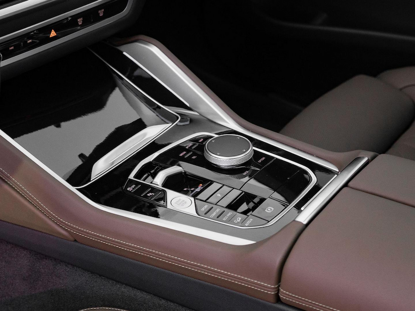 Foto do veículo BMW X6 3.0 XDRIVE40I MSP 2024 19.235 KM R$ 599.000,00