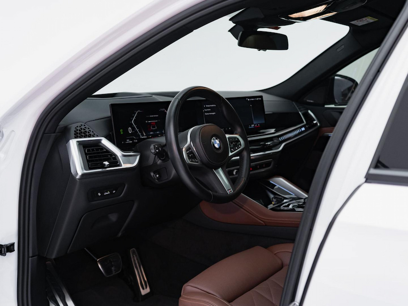 Foto do veículo BMW X6 3.0 XDRIVE40I MSP 2024 19.235 KM R$ 599.000,00