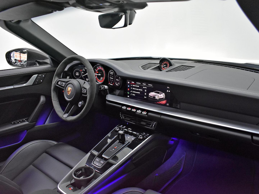 Foto do veículo PORSCHE 911  TURBO CABRIOLET 2024 1.100 KM 1.690.000,00
