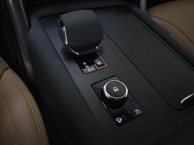 Foto do veículo LAND ROVER DISCOVERY  R-DYNAMIC S 3.0 4X4 DIE (HIB.) 2023 24.000 KM 630.000,00