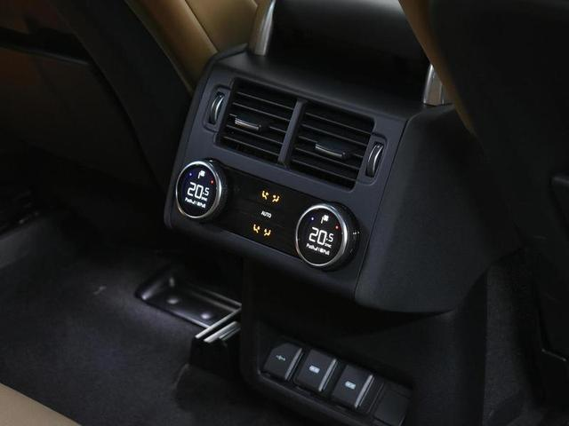 Foto do veículo LAND ROVER DISCOVERY  R-DYNAMIC S 3.0 4X4 DIE (HIB.) 2023 24.000 KM 630.000,00