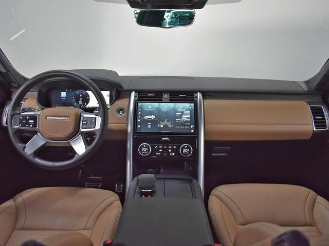 Foto do veículo LAND ROVER DISCOVERY  R-DYNAMIC S 3.0 4X4 DIE (HIB.) 2023 24.000 KM 630.000,00