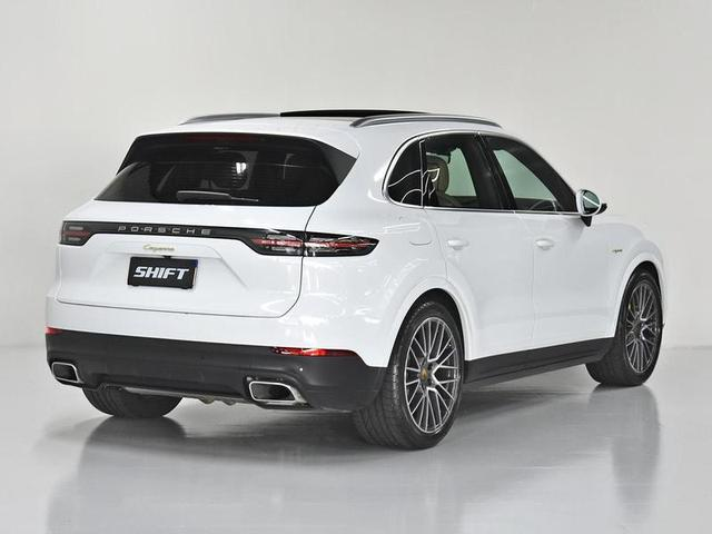 Foto do veículo PORSCHE CAYENNE  3.0 V6 462CV (HIBRIDO) 2021 25.202 KM 565.000,00