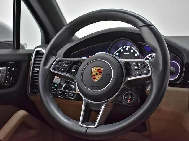 Foto do veículo PORSCHE CAYENNE  3.0 V6 462CV (HIBRIDO) 2021 25.202 KM 565.000,00