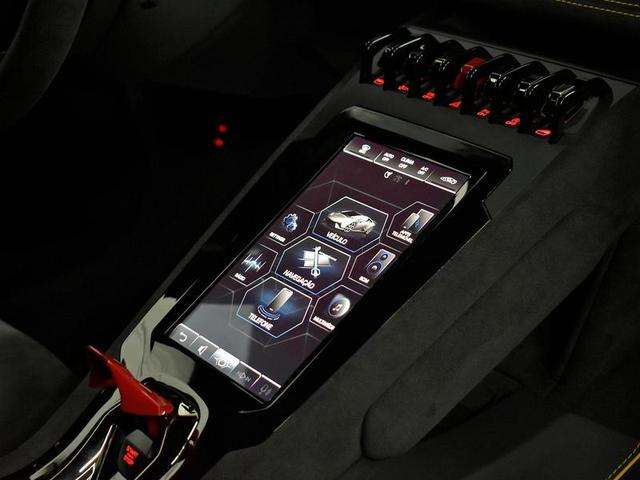 Foto do veículo LAMBORGHINI HURACAN  TECNICA COUPE LP 640-2 2023 90 KM 4.300.000,00