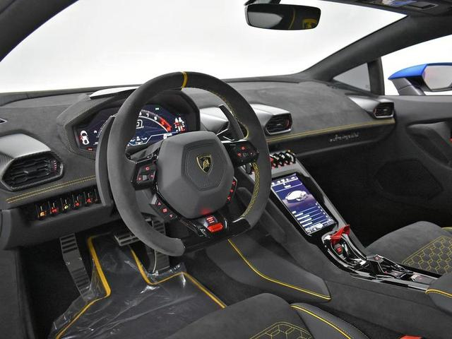 Foto do veículo LAMBORGHINI HURACAN  TECNICA COUPE LP 640-2 2023 90 KM 4.300.000,00