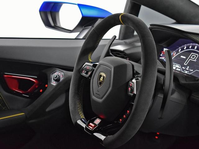 Foto do veículo LAMBORGHINI HURACAN  TECNICA COUPE LP 640-2 2023 90 KM 4.300.000,00
