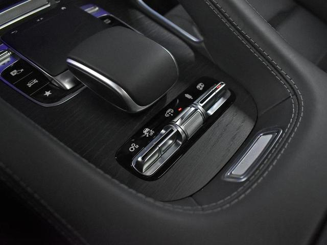 Foto do veículo MERCEDES-BENZ GLE 53 AMG  3.0 L6 GASOLINA 4MATIC+ 9G-TRONIC 2022 21.900 KM 685.000,00