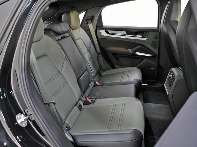 Foto do veículo PORSCHE CAYENNE  S COUPE 4.0 V8 474CV 2024 4.099 KM 1.070.000,00