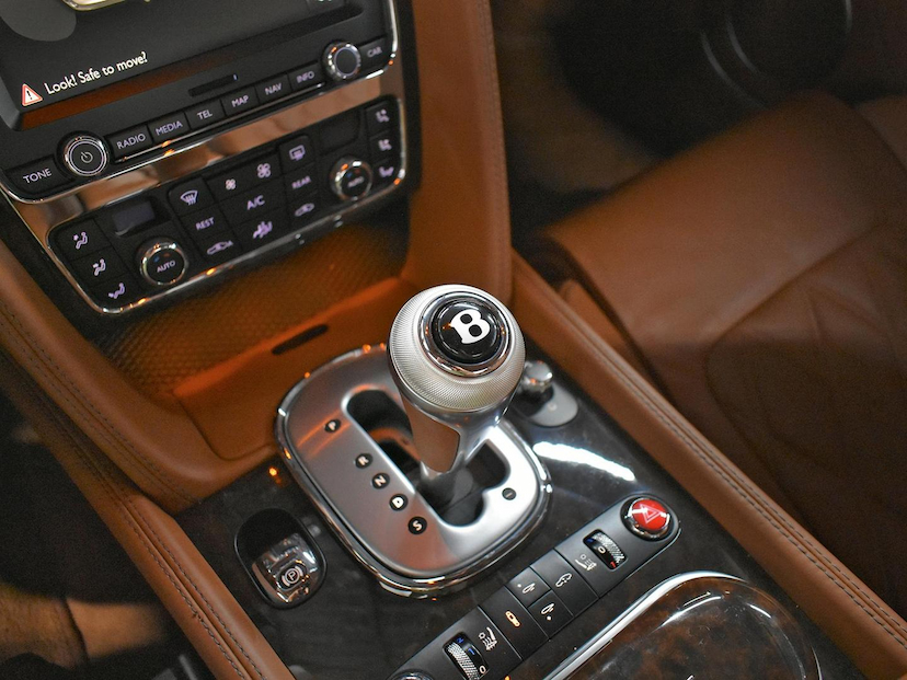 Foto do veículo BENTLEY CONTINENTAL  GT 6.0 W-12 BI-TB 2P 2013 5.121 KM 1.180.000,00