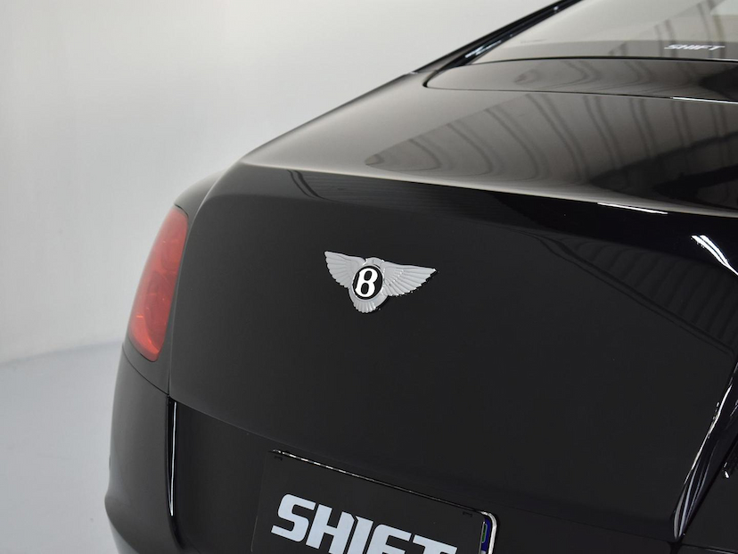 Foto do veículo BENTLEY CONTINENTAL  GT 6.0 W-12 BI-TB 2P 2013 5.121 KM 1.180.000,00