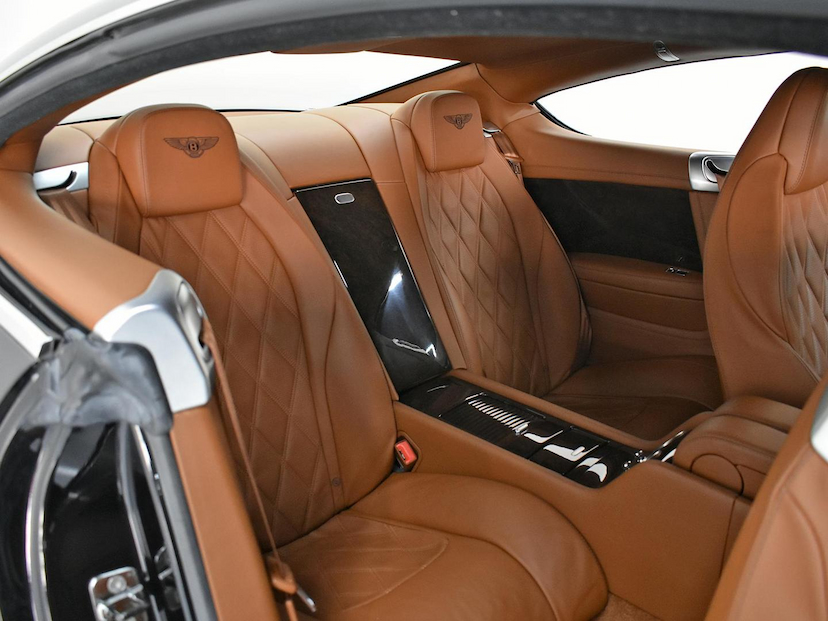 Foto do veículo BENTLEY CONTINENTAL  GT 6.0 W-12 BI-TB 2P 2013 5.121 KM 1.180.000,00