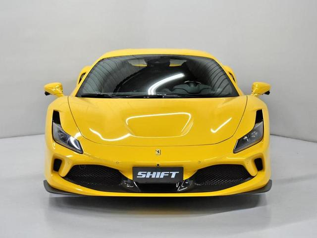 Foto do veículo FERRARI F8  TRIBUTO 2022 12.617 KM 4.100.000,00