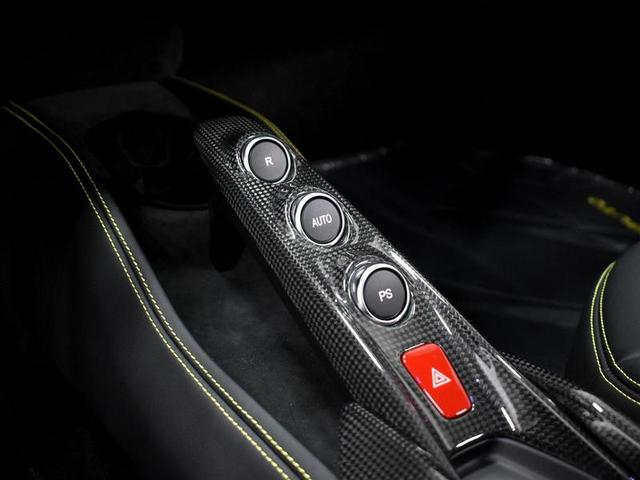 Foto do veículo FERRARI F8  TRIBUTO 2022 12.617 KM 4.100.000,00