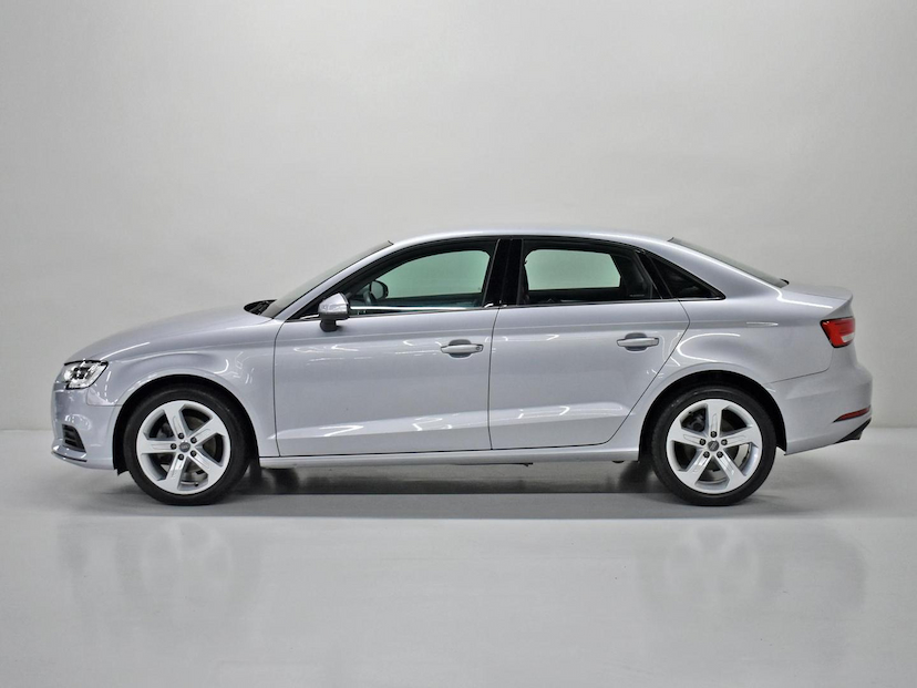Foto do veículo AUDI A3  SEDAN PRESTIGE PLUS 1.4 TFSI FLEX TIPTRONIC 2019 60.495 KM 119.000,00