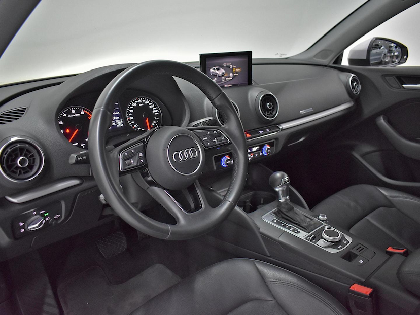 Foto do veículo AUDI A3  SEDAN PRESTIGE PLUS 1.4 TFSI FLEX TIPTRONIC 2019 60.495 KM 119.000,00