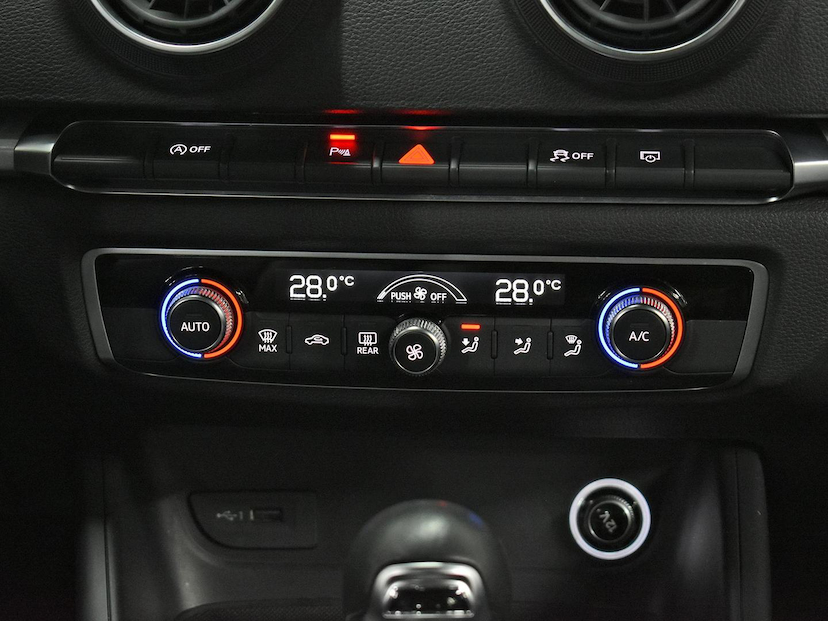 Foto do veículo AUDI A3  SEDAN PRESTIGE PLUS 1.4 TFSI FLEX TIPTRONIC 2019 60.495 KM 119.000,00