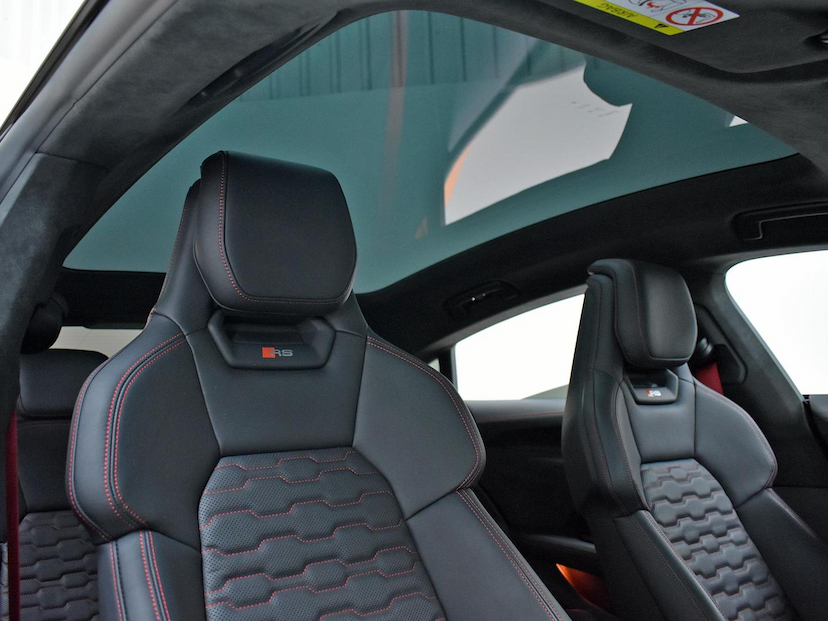 Foto do veículo AUDI RS Q8  E-TRON GT 2023 3.230 KM 650.000,00