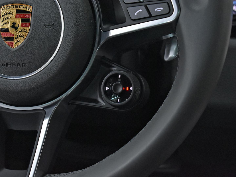 Foto do veículo PORSCHE CAYENNE  COUPE PLATINUM ED 3.0 (HIBRIDO) 2023 19.875 KM 695.000,00