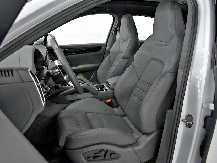 Foto do veículo PORSCHE CAYENNE  COUPE PLATINUM ED 3.0 (HIBRIDO) 2023 19.875 KM 695.000,00
