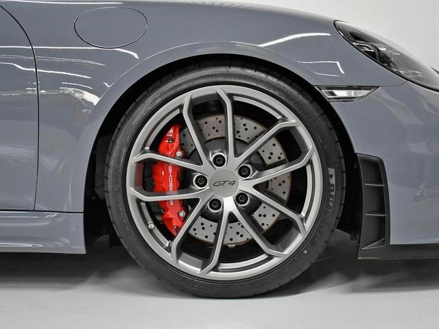 Foto do veículo PORSCHE 718  CAYMAN GT4 4.0 420CV 2023 1.195 KM 1.070.000,00