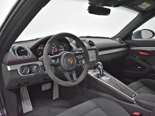 Foto do veículo PORSCHE 718  CAYMAN GT4 4.0 420CV 2023 1.195 KM 1.070.000,00