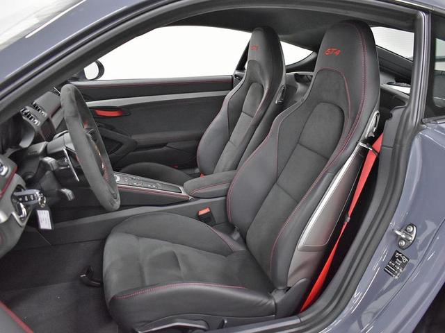 Foto do veículo PORSCHE 718  CAYMAN GT4 4.0 420CV 2023 1.195 KM 1.070.000,00