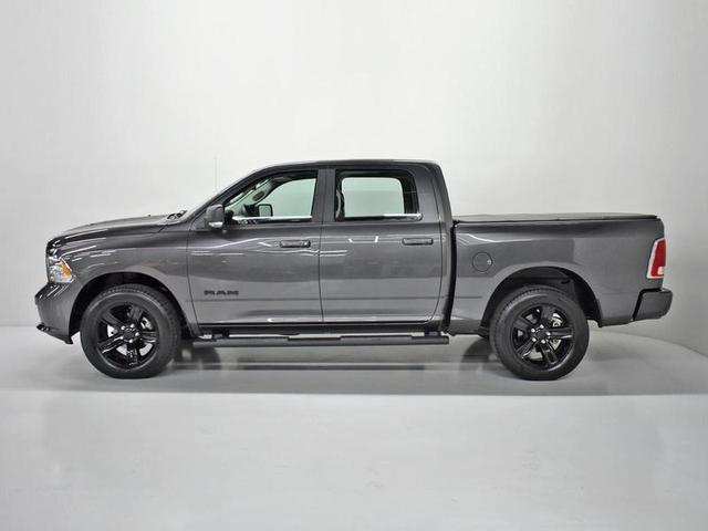 Foto do veículo RAM CLASSIC  LARAMIE NIGHT ED. 5.7 4X4 AUT. 2023 13.693 KM 320.000,00