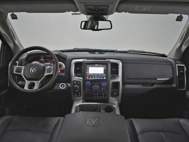 Foto do veículo RAM CLASSIC  LARAMIE NIGHT ED. 5.7 4X4 AUT. 2023 13.693 KM 320.000,00