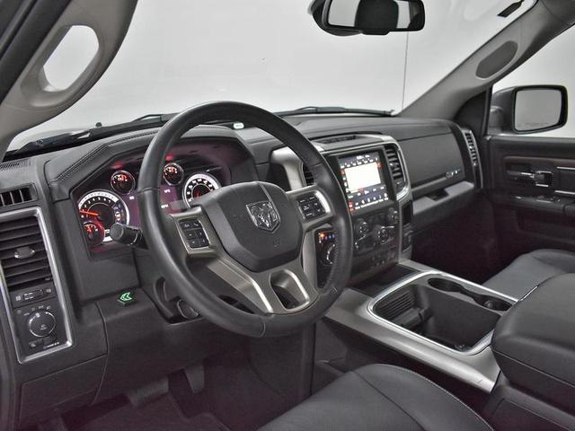Foto do veículo RAM CLASSIC  LARAMIE NIGHT ED. 5.7 4X4 AUT. 2023 13.693 KM 320.000,00