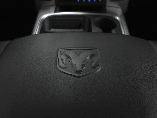 Foto do veículo RAM CLASSIC  LARAMIE NIGHT ED. 5.7 4X4 AUT. 2023 13.693 KM 320.000,00