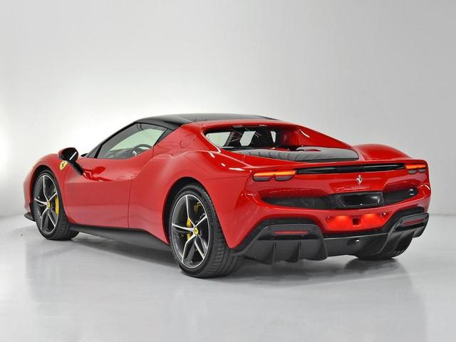 Foto do veículo FERRARI 296  GTB (HIBRIDO) 2024 363 KM 3.650.000,00