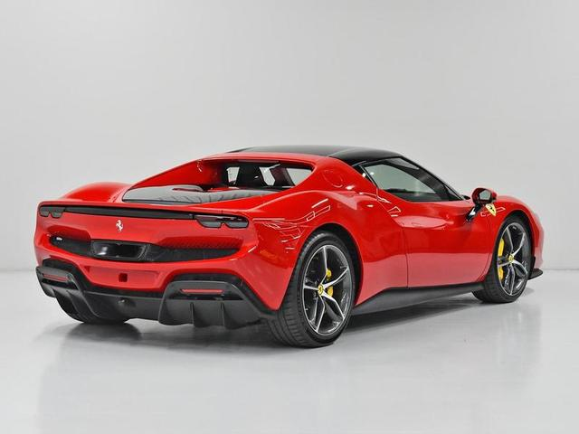 Foto do veículo FERRARI 296  GTB (HIBRIDO) 2024 363 KM 3.650.000,00